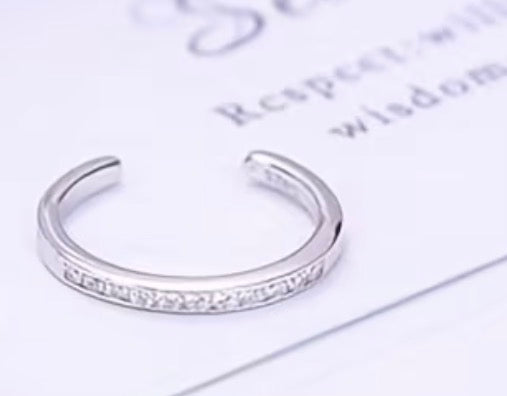 Beautiful designer Sterling silver toe ring