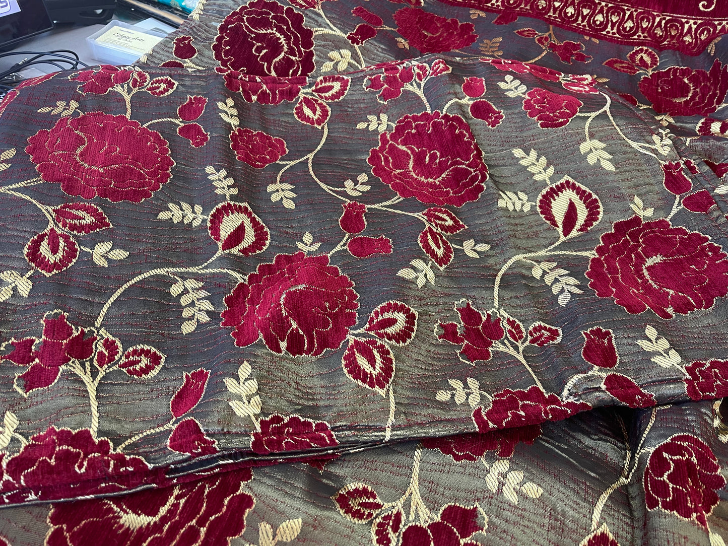 Beautiful designer velvet bedspread with 2 matching pillowcases