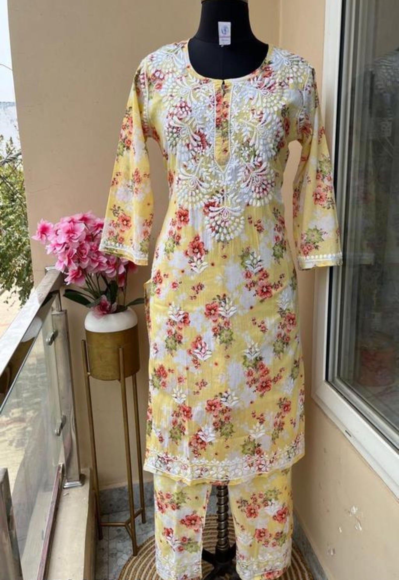 Beautiful designer lucknowi Embroidery Kurti with plazo