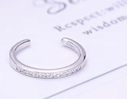 Beautiful designer Sterling silver toe ring
