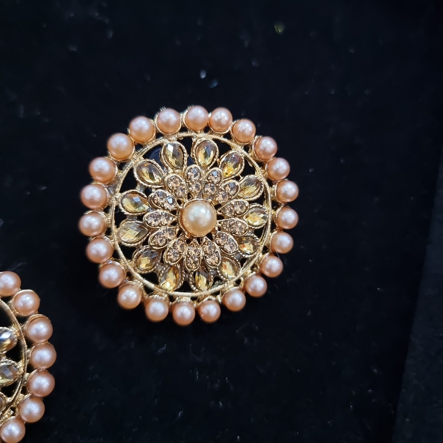 Beautiful designer stud earing