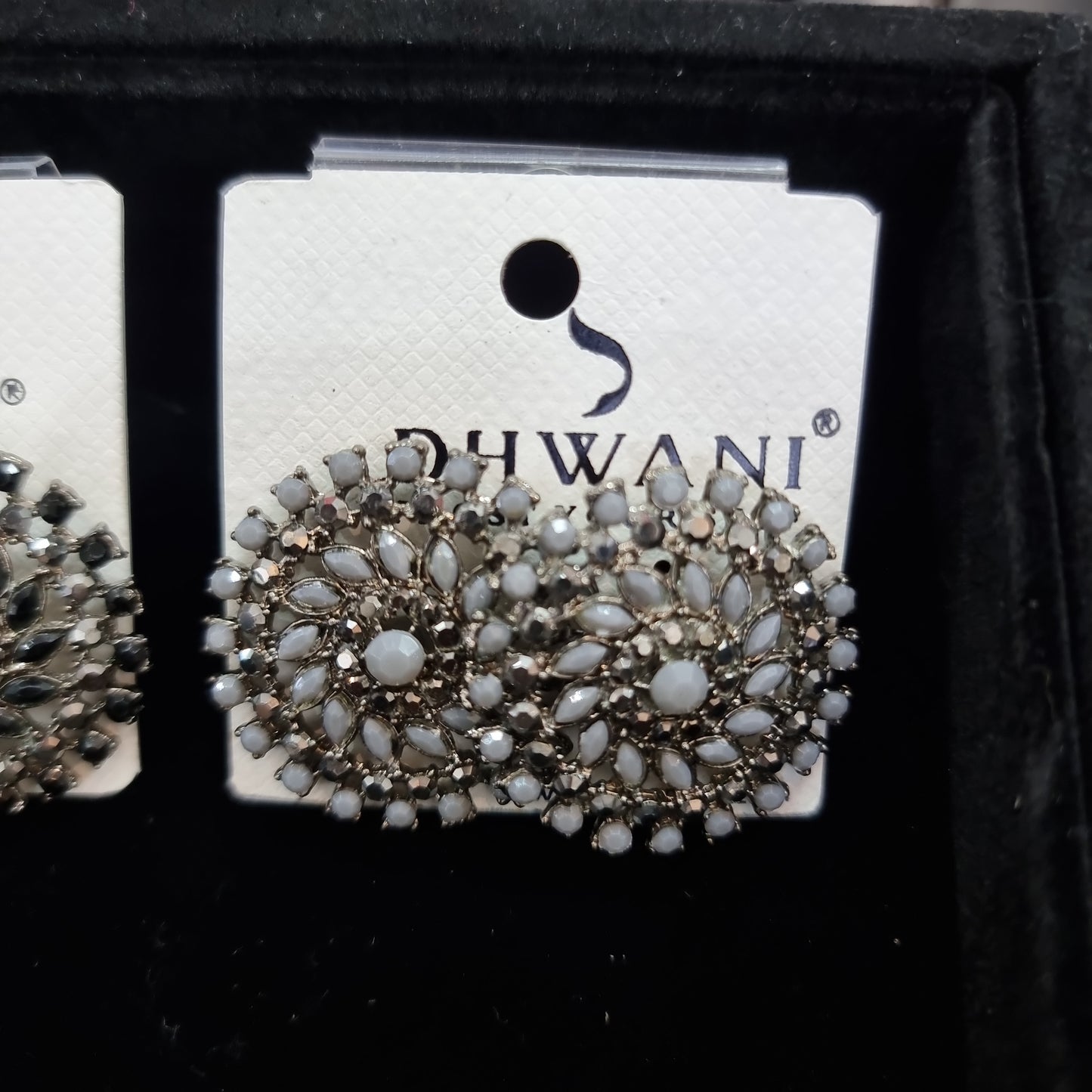 Beautiful designer stud earing