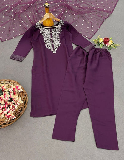 Beautiful designer Pakistani style suit