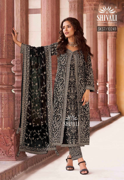 Beautiful designer Pakistan style suit