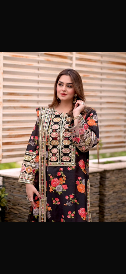 Beautiful designer Pakistani style suit