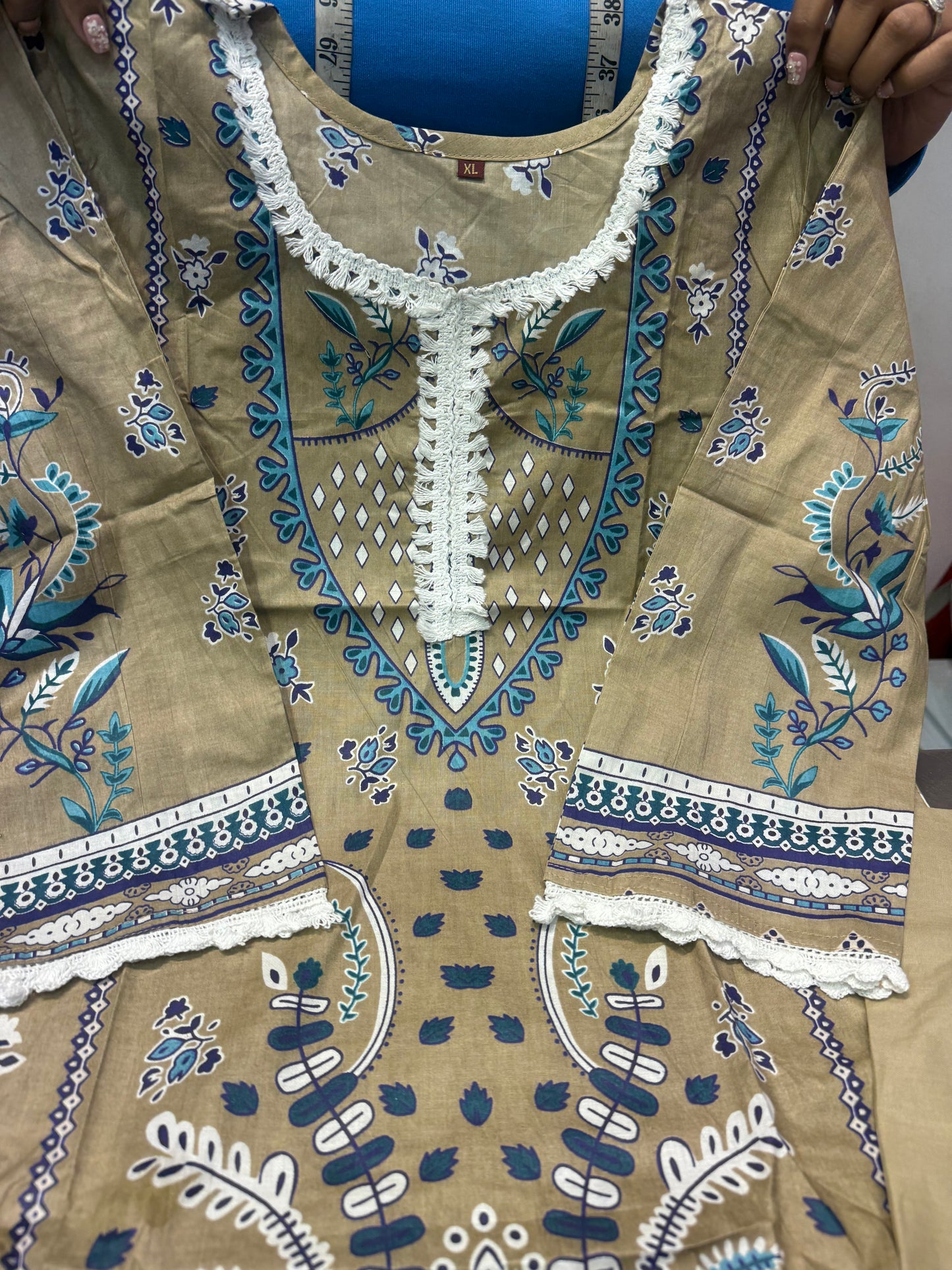 Beautiful designer Pakistani style suit