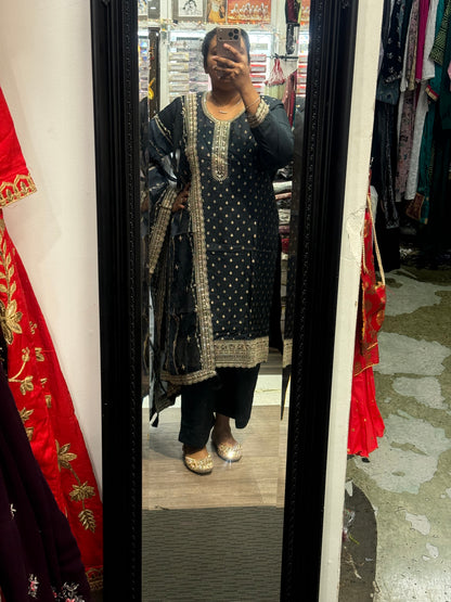 Beautiful designer Pakistani style suit