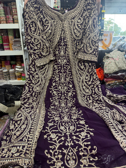 Beautiful designer Pakistan style suit