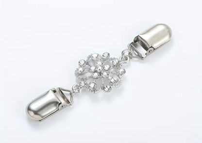 Adjustable brooch for kameez