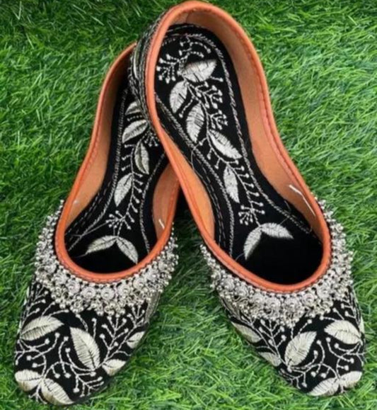 Beautiful designer punjabi jutti