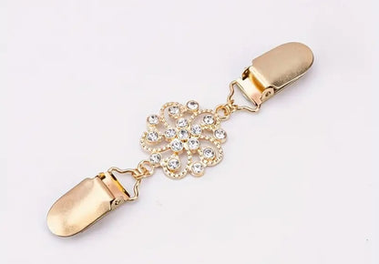 Adjustable brooch for kameez