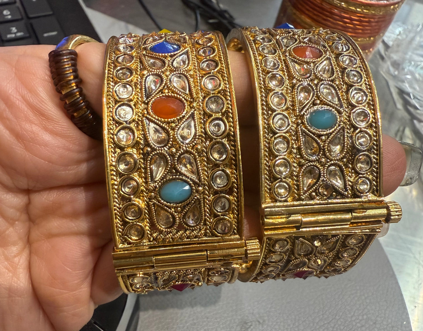 Beautiful designer polki screw kara