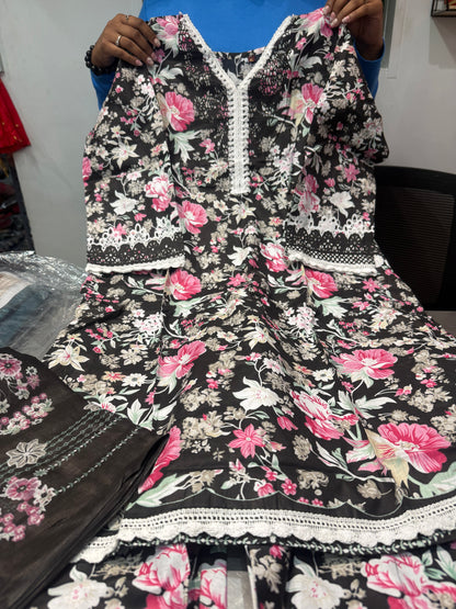 Beautiful designer Pakistani style suit