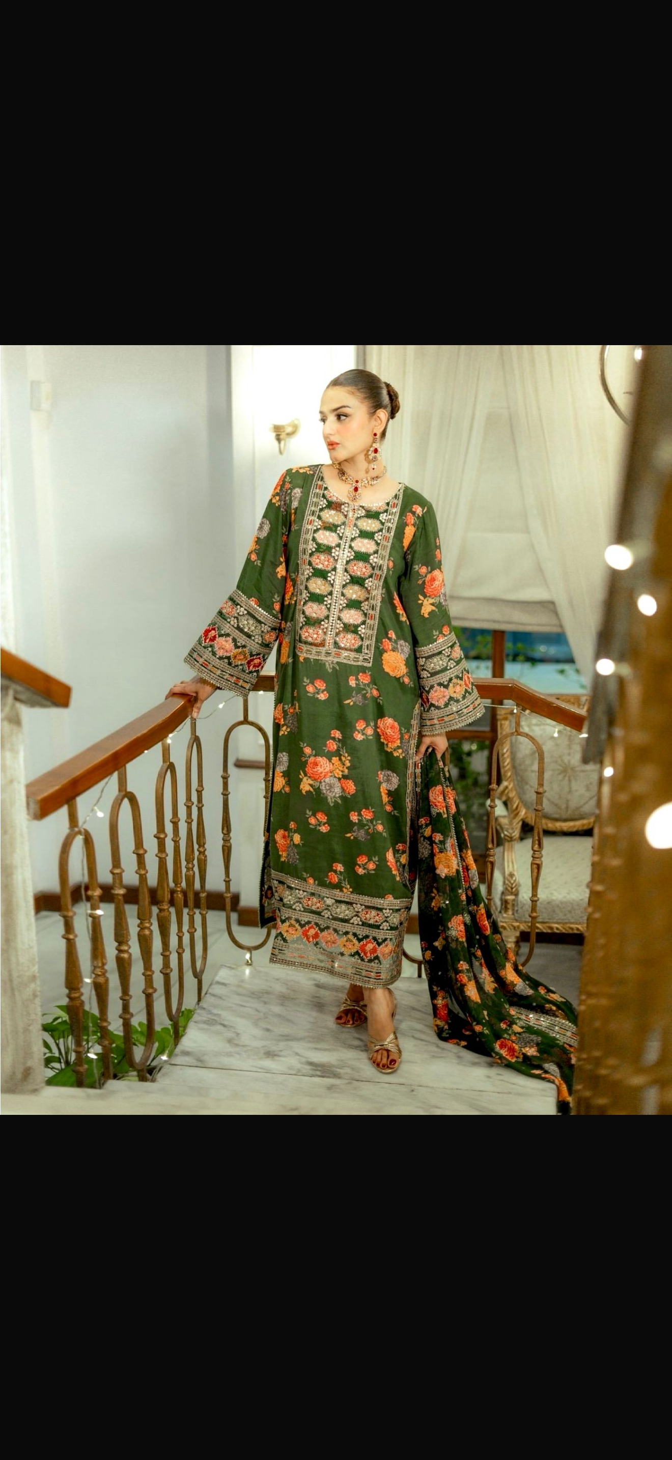 Beautiful designer Pakistani style suit