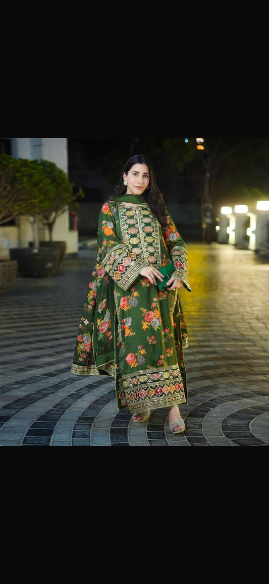 Beautiful designer Pakistani style suit