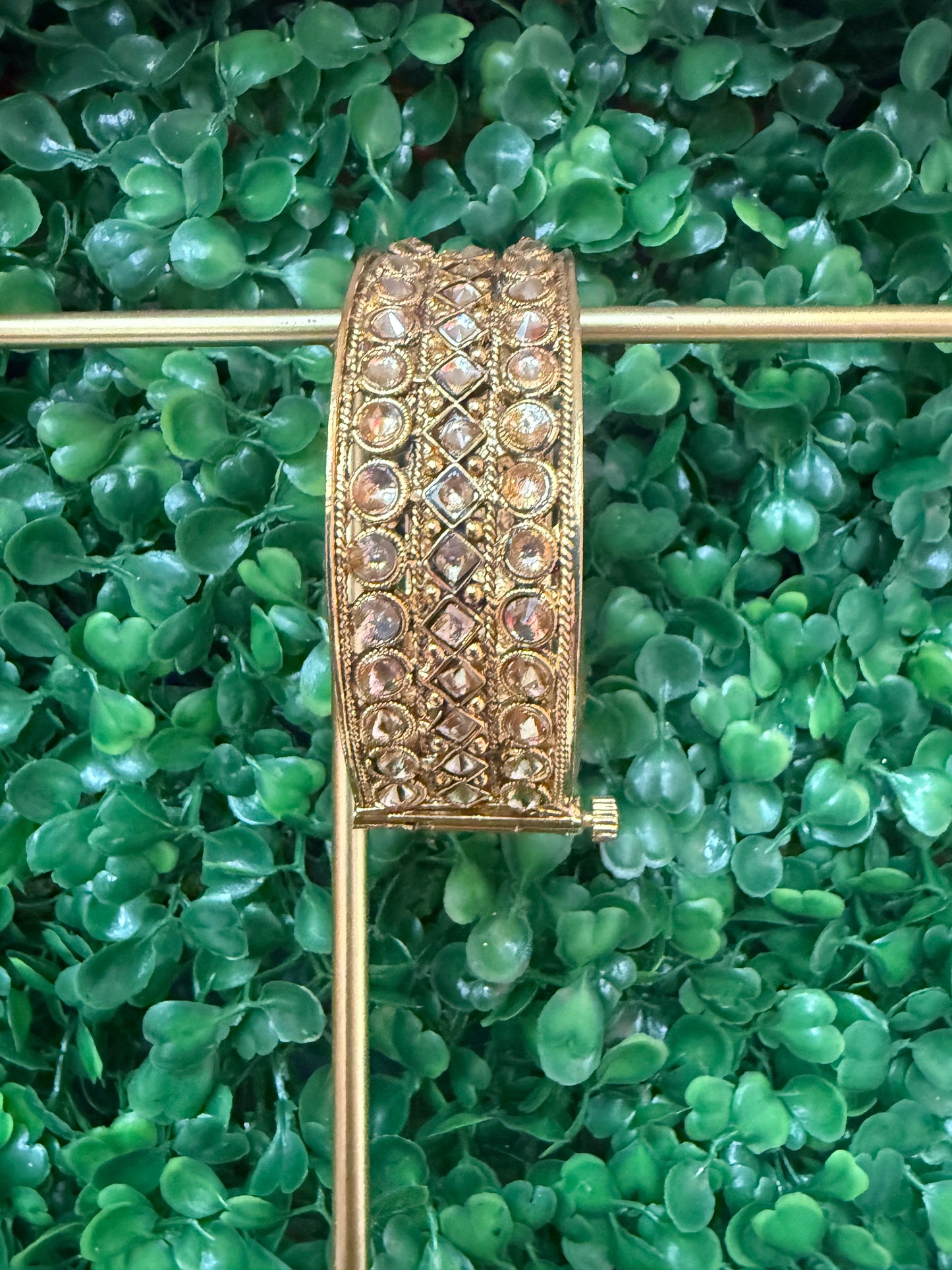 Beautiful designer gold plated screw Kara’s