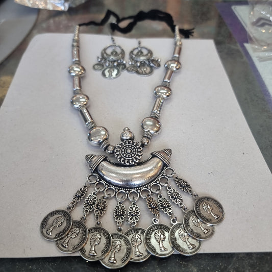 Beautiful designer necklace set