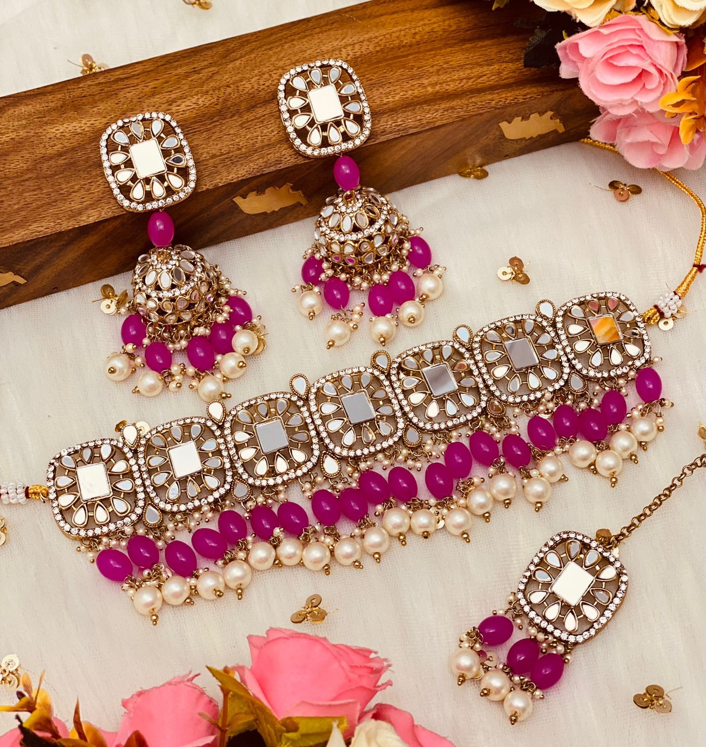 Beautiful designer necklace set mirror