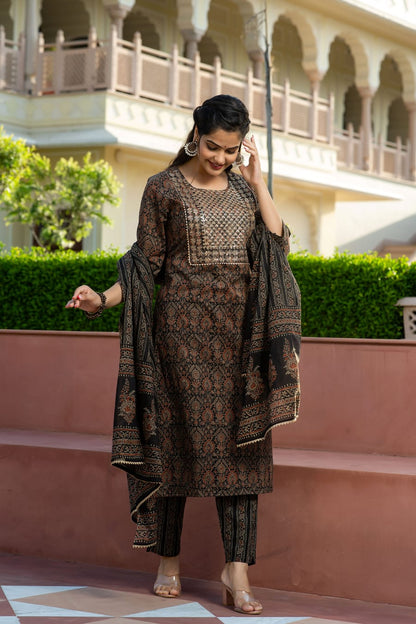 Beautiful designer Pakistani style suit