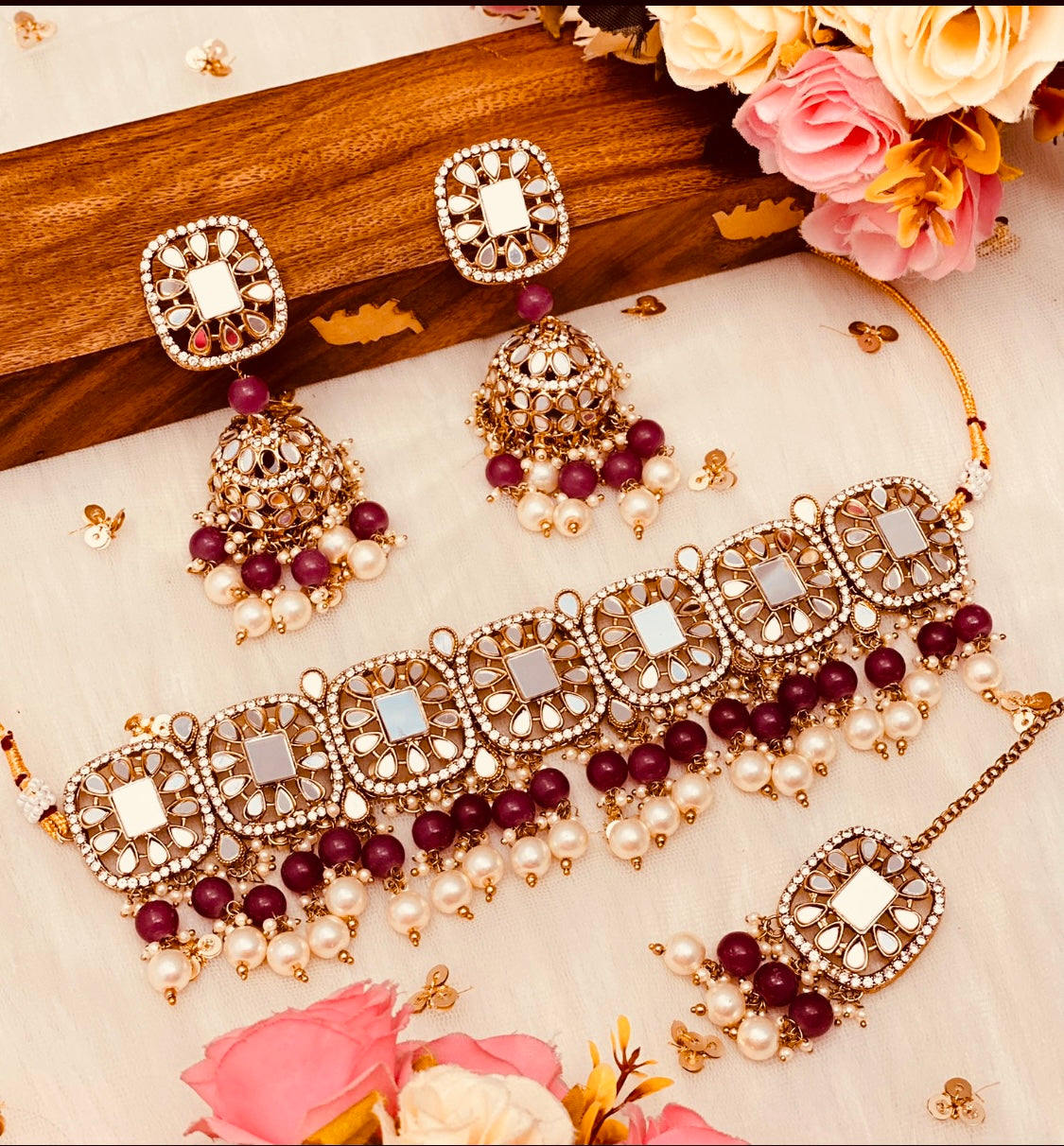 Beautiful designer necklace set mirror