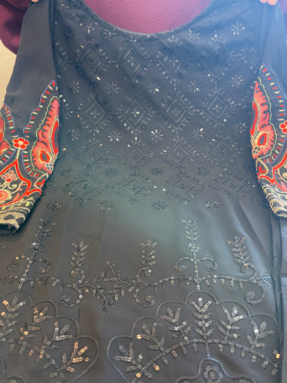 Beautiful designer pakistani suit