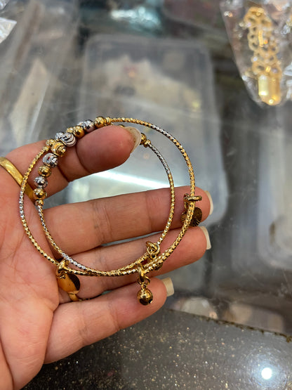 Beautiful ajustable gold plated bangles